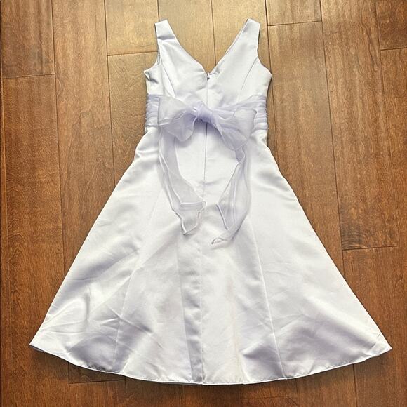 David's Bridal Lilac Formal Kids Dress, Perfect for Wedding Flower Girl, Size 6 - Picture 10 of 14